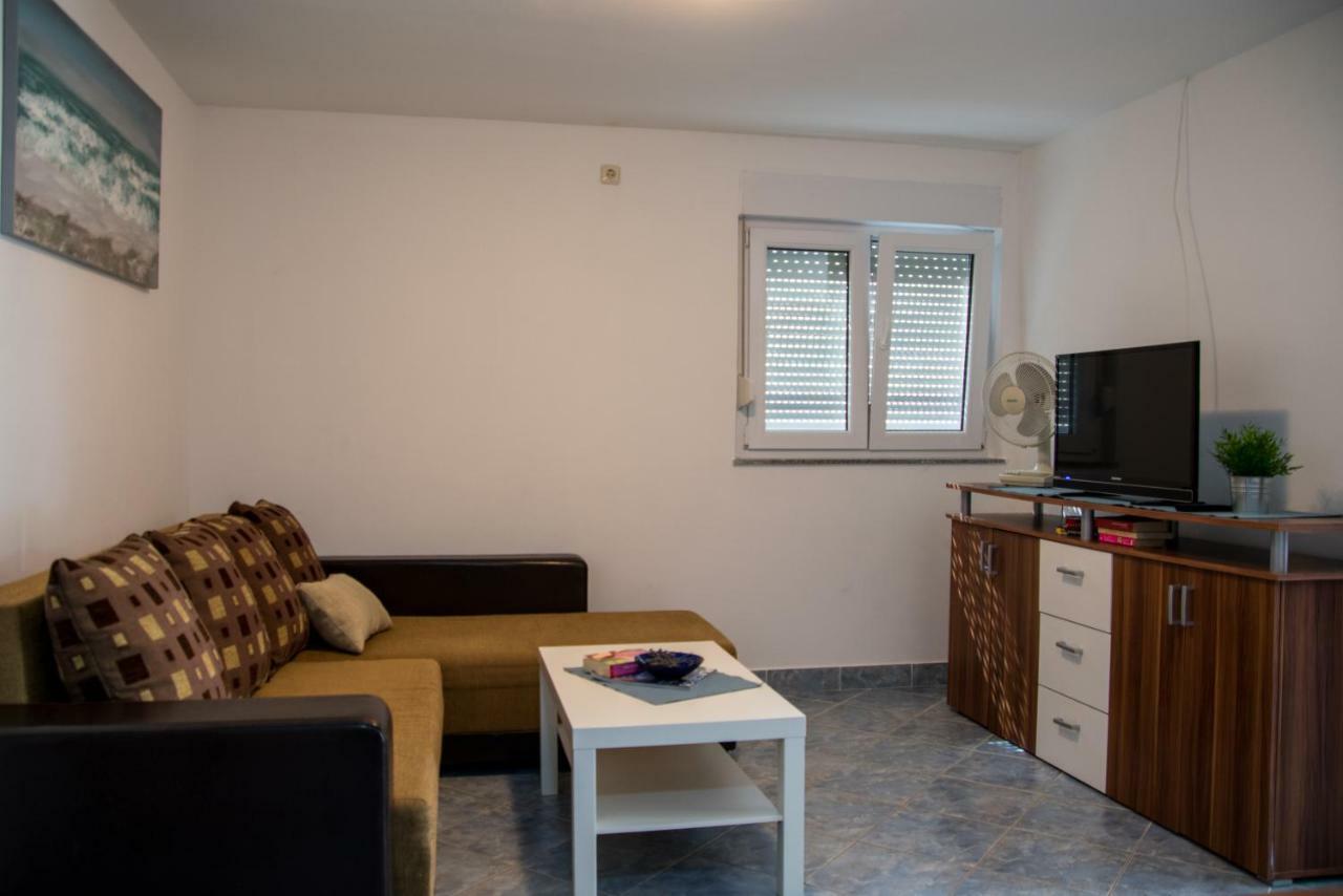 Apartmani Most Масленица Екстер'єр фото